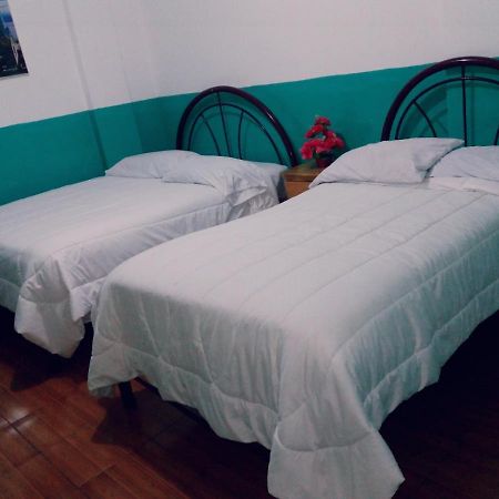 Nápoles Emperador II Ambato Exterior foto